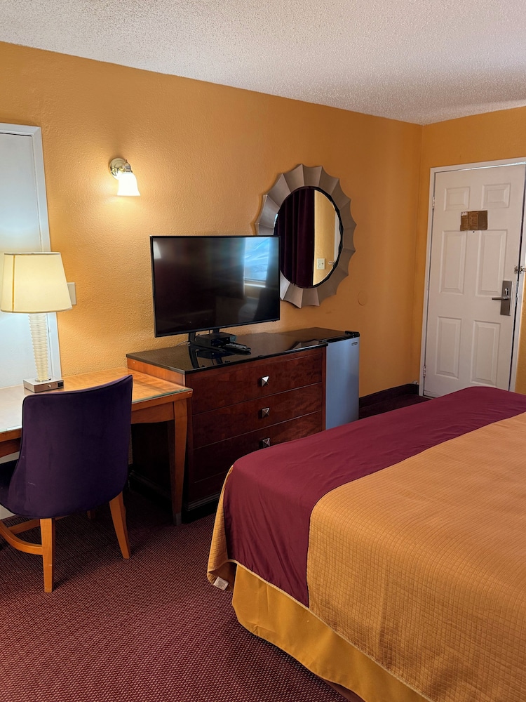 Executive Inn Schenectady - photo 8