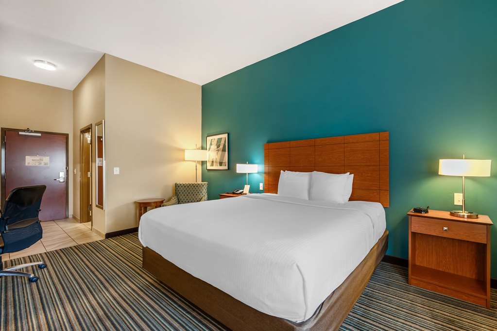 Best Western Plus Tuscumbia Muscle Shoals Hotel and Suites - photo 12