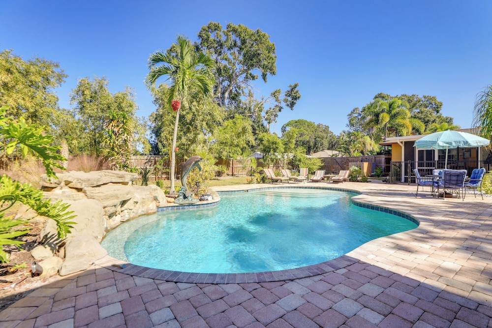 Sarasota Getaway with Private Pool And Backyard Oasis — 4-Star Luxury Hotel in Sarasota, United States