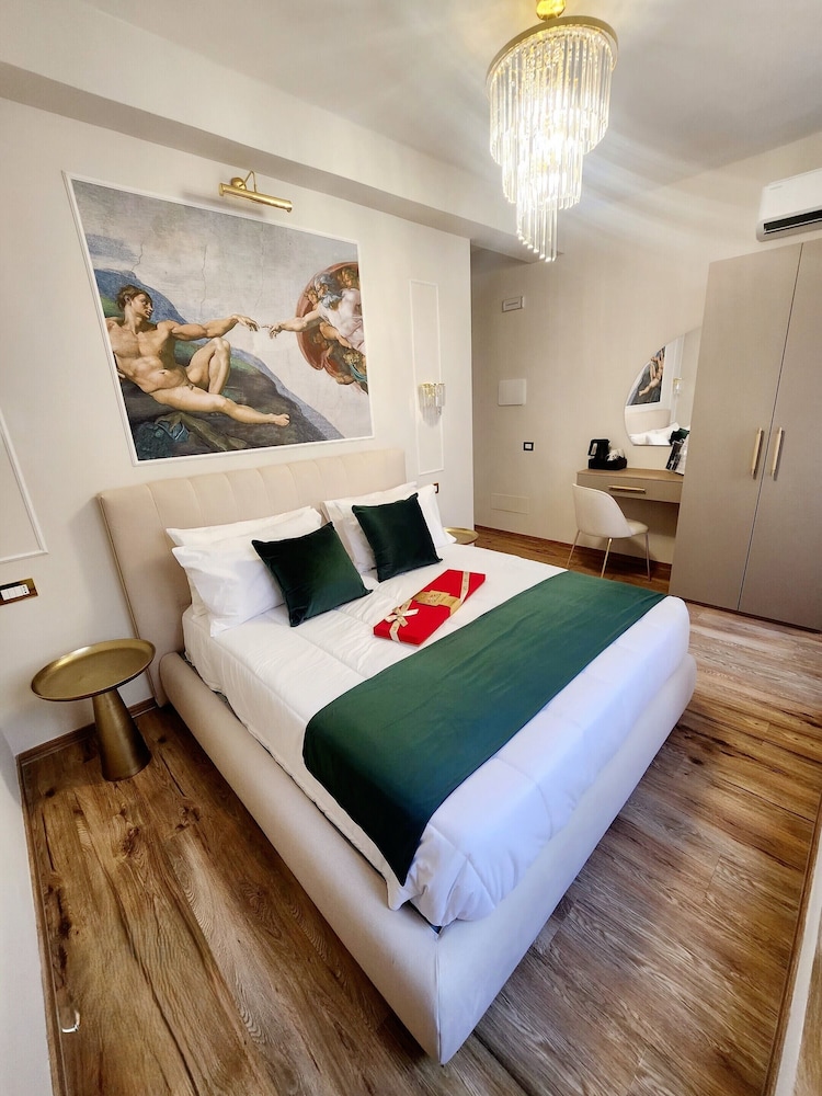 Golden palace luxury guest house — 4-Star Luxury Hotel in Rome, Italy