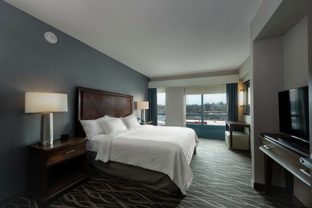 Embassy Suites Saratoga Springs - photo 12