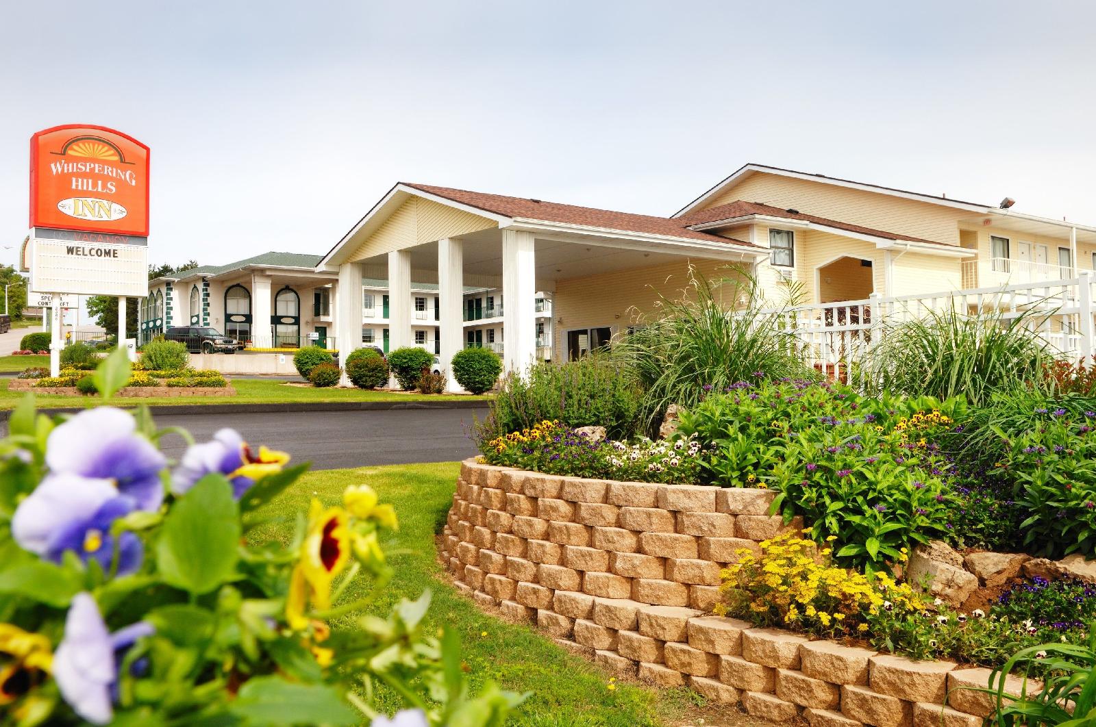 Whispering Hills Inn - last minute hotel in Branson