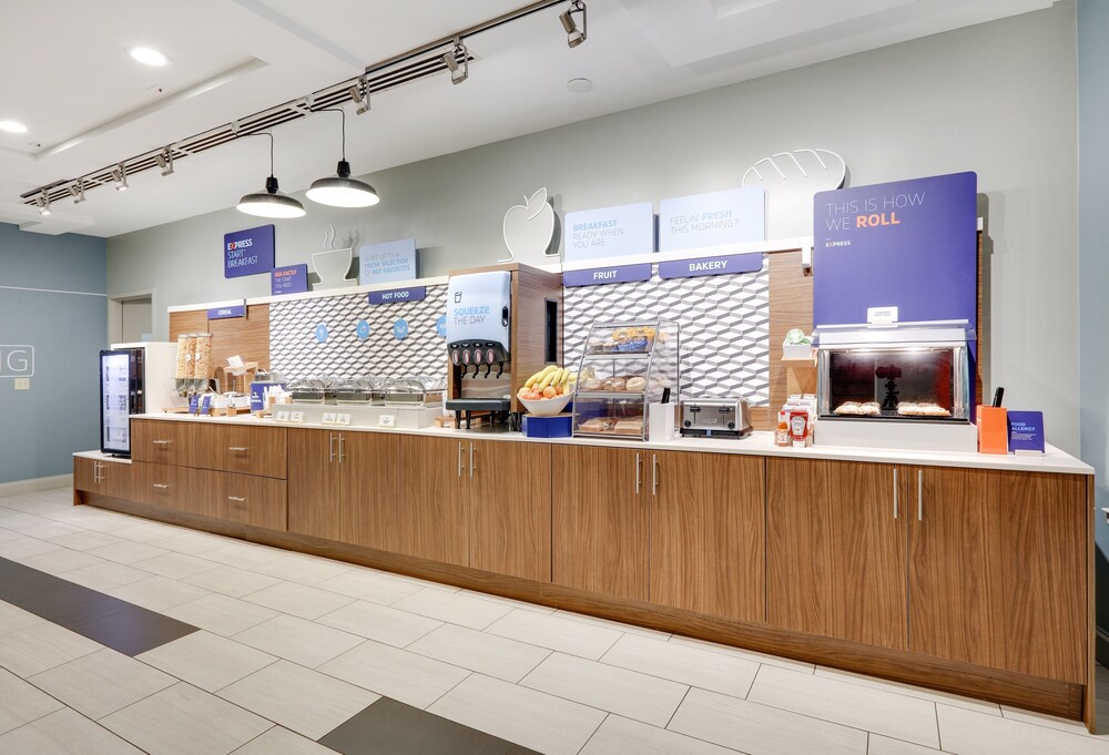 Holiday Inn Express & Suites Dublin by IHG - photo 15