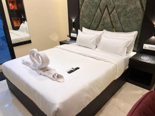 Hotel Sky Suites Sahar Cargo — hotel near Chhatrapati Shivaji Maharaj International Airport