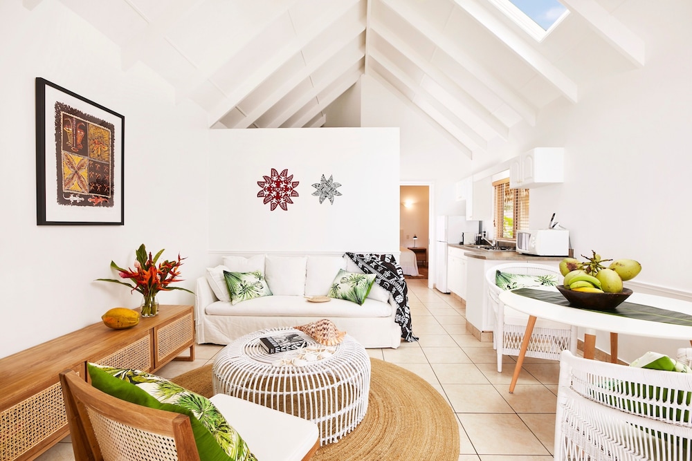 Motu Beachfront Art Villas — 4-Star Luxury Hotel in Avarua, Cook Islands