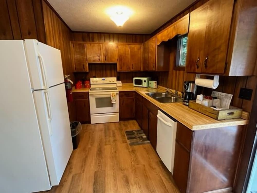 Meadowlark Motel with Restaurant & Bar - photo 33