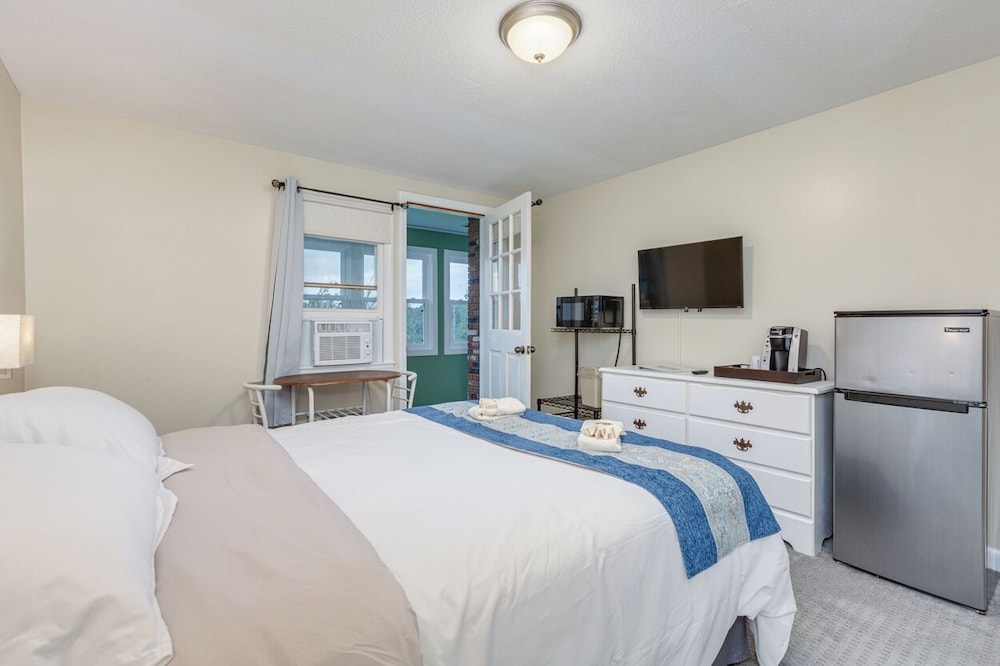 Lake Shore Farm Inn - photo 26