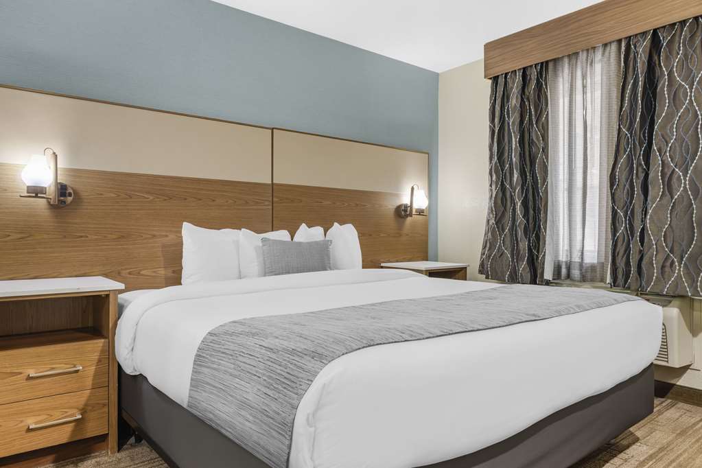 Best Western Carlsbad by the Sea - photo 11