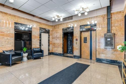 Walk to UNL Campus Dtwn Lincoln Loft Apt — 4-Star Luxury Hotel in Lincoln, United States