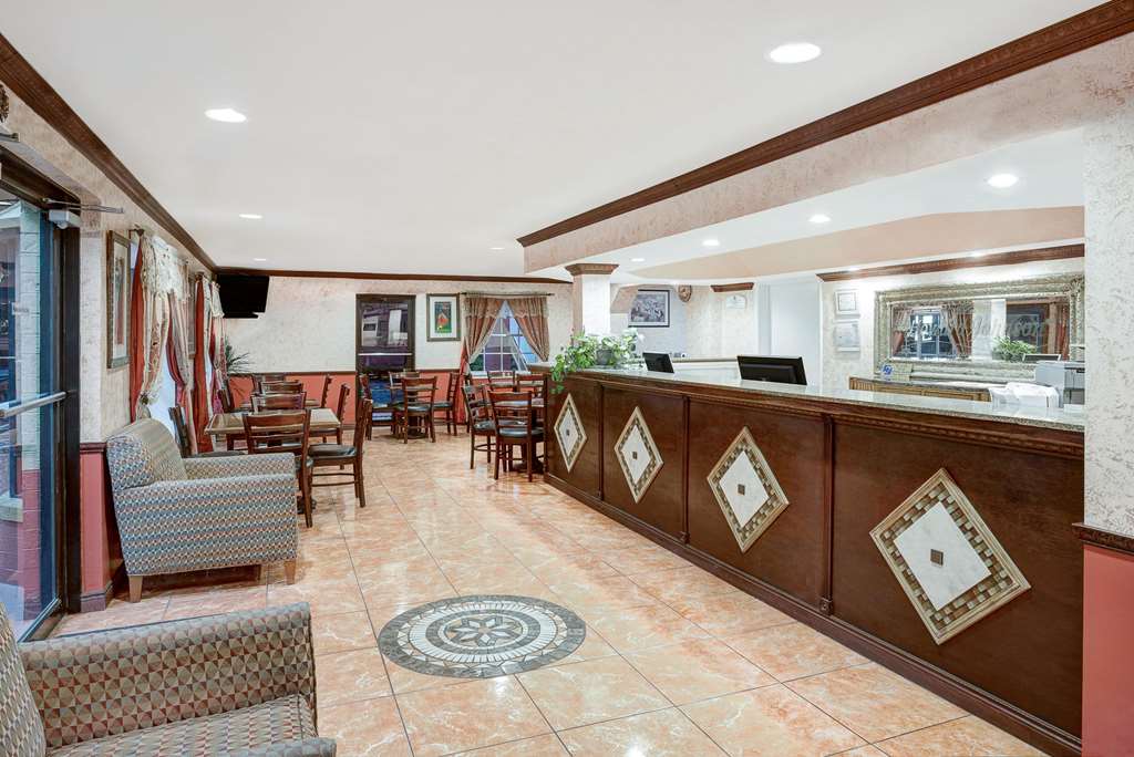 Howard Johnson by Wyndham Ft. Myers FL - photo 3