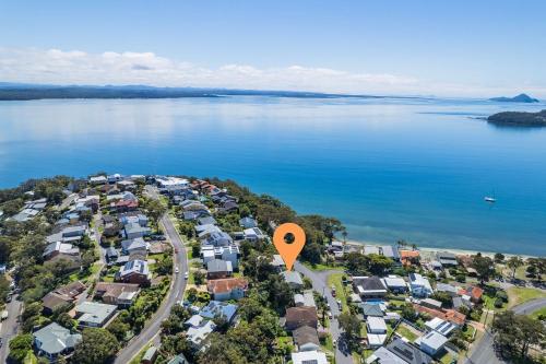 Wanda Up 80 Randall Dr spectacular views aircon and Wi Fi — Salamander Bay — photo 3