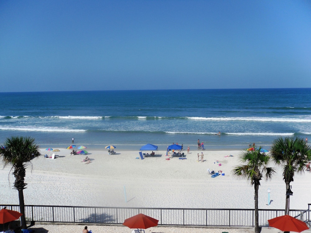 Home2 Suites by Hilton Ormond Beach Oceanfront - photo 52