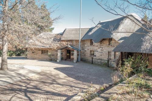 La La Nathi Country Guesthouse — 4-Star Luxury Hotel in Harrismith, South Africa