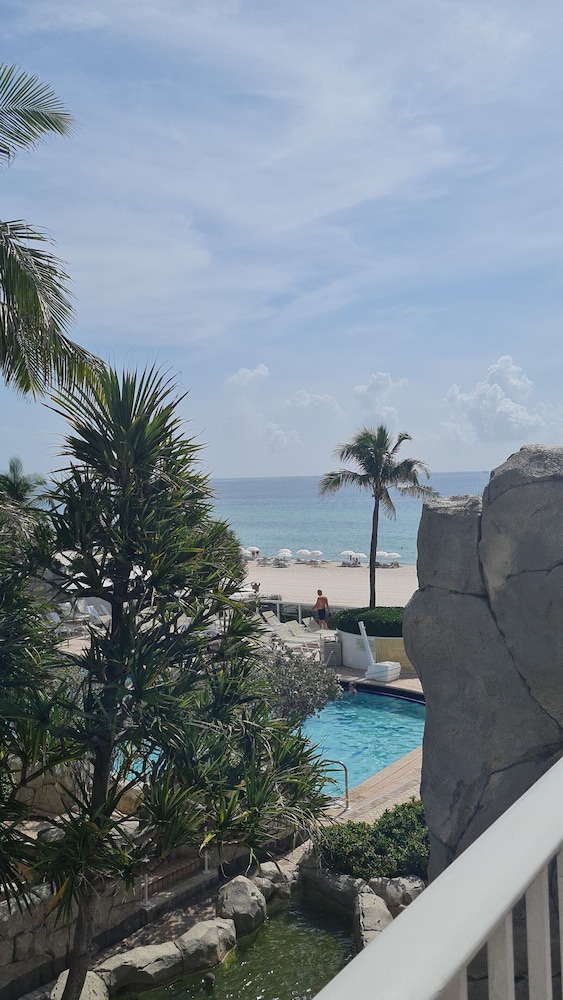 Tr Luxury Beach Resort by FMM - photo 19