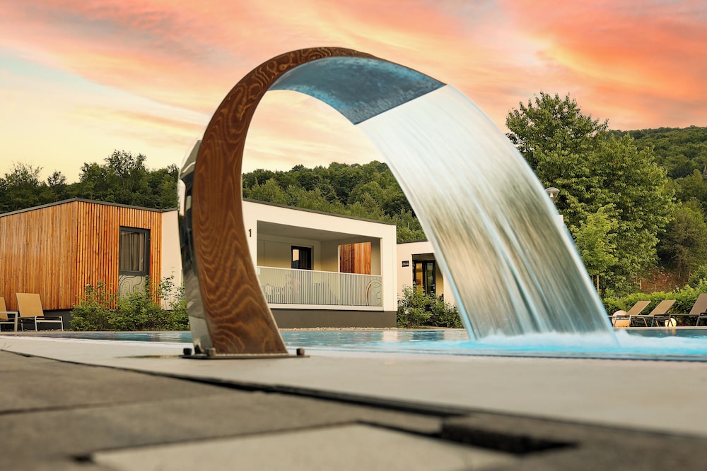 Mobile Homes Camping Plitvice — 5-Star Luxury Hotel in Rakovica, Croatia