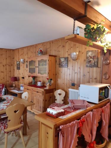 Sella Ronda Apartment — 4-Star Luxury Hotel in Campitello Di Fassa, Italy