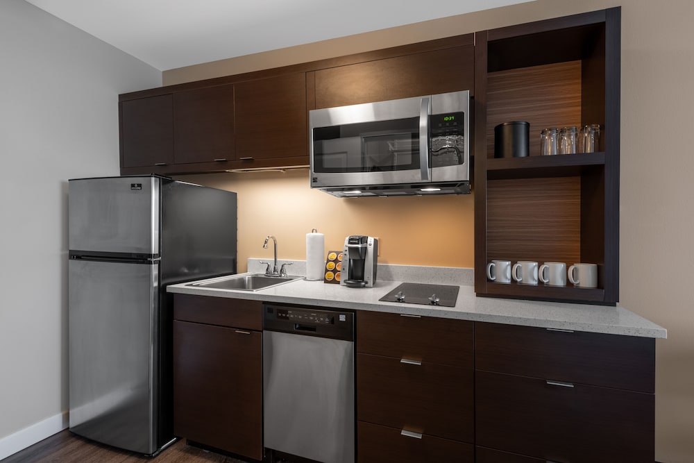 TownePlace Suites by Marriott Indianapolis Airport - photo 24