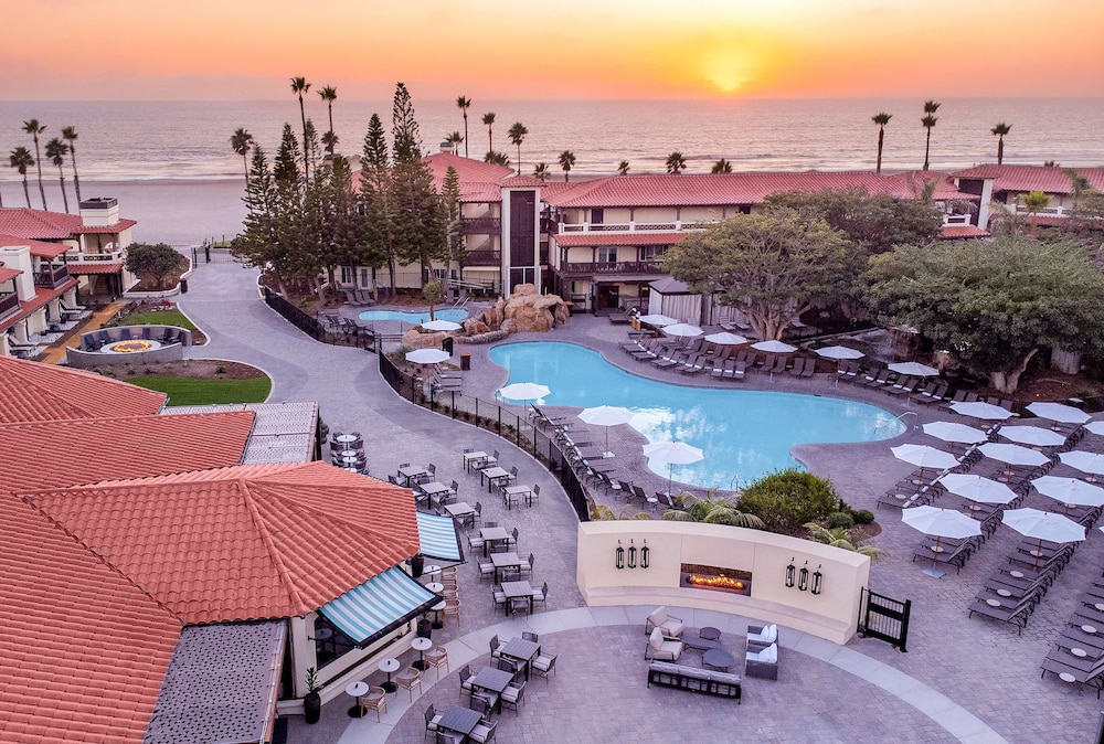 Zachari Dunes on Mandalay Beach Curio Collection by Hilton - photo 2