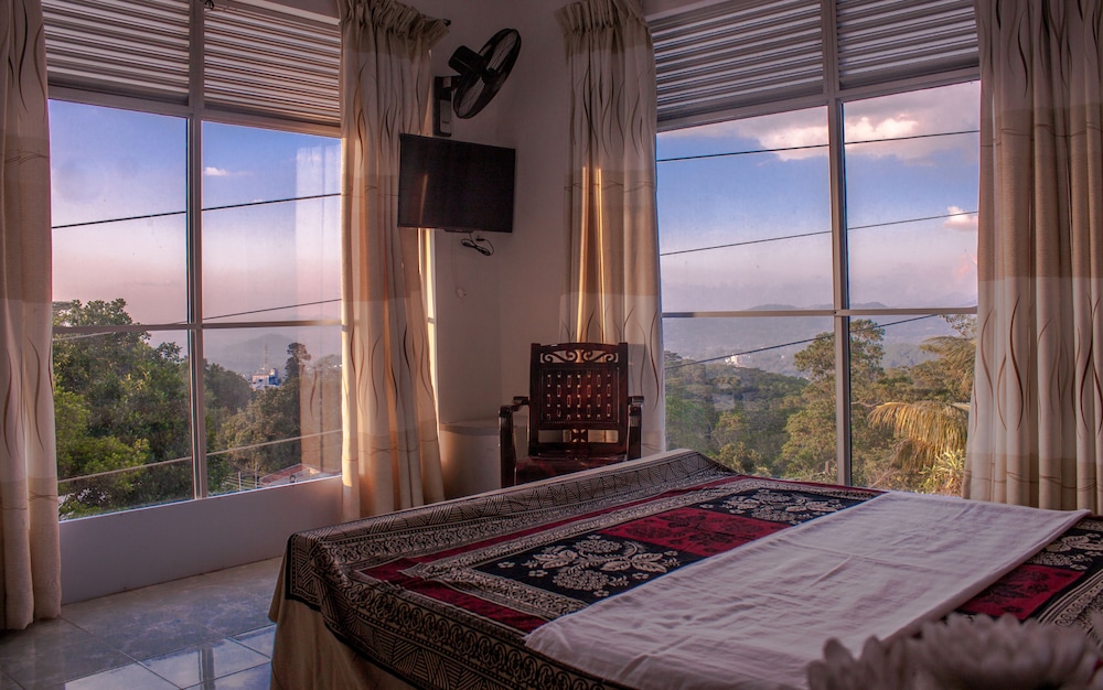 Blossom Rest - carbon neutral hotel in Kandy
