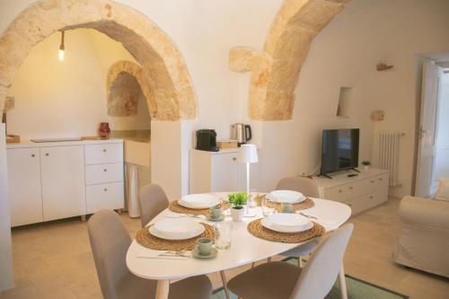 Ad un passo da Ostuni Trullo con Giardino Bici e BBQ in Ostuni, Italy