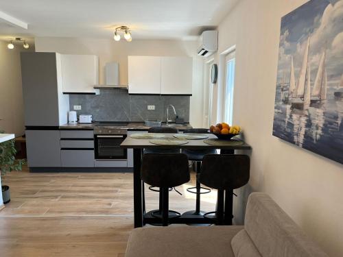 Apartman TIA Šibenik — 4-Star Luxury Hotel in Sibenik, Croatia