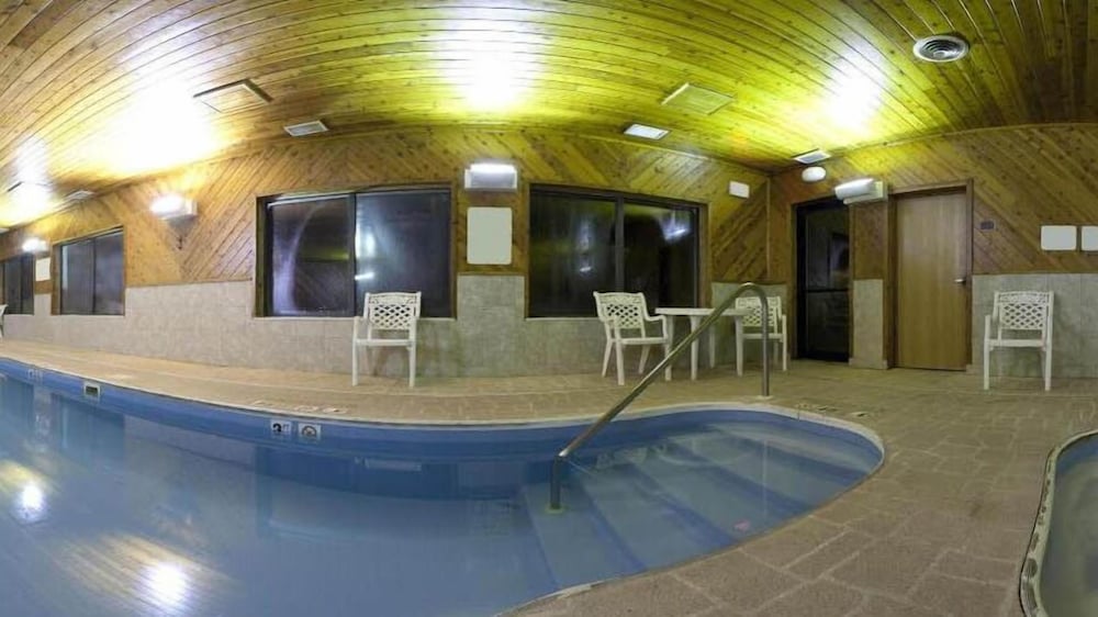 Holiday Inn Express & Suites Wauseon by IHG - photo 22