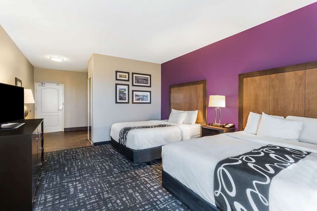La Quinta Inn & Suites by Wyndham Monahans - photo 19