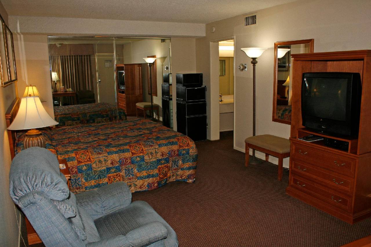 Golden Key Hotel Glendale - photo 8