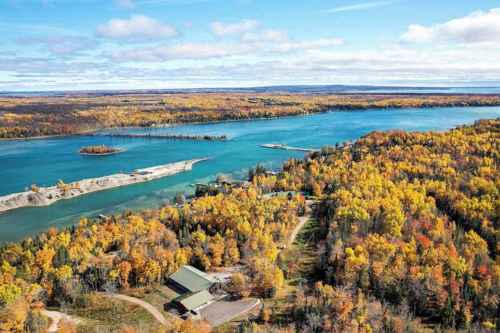 Barbeau Studio W St Marys River Views 19615385 — Sault Ste Marie