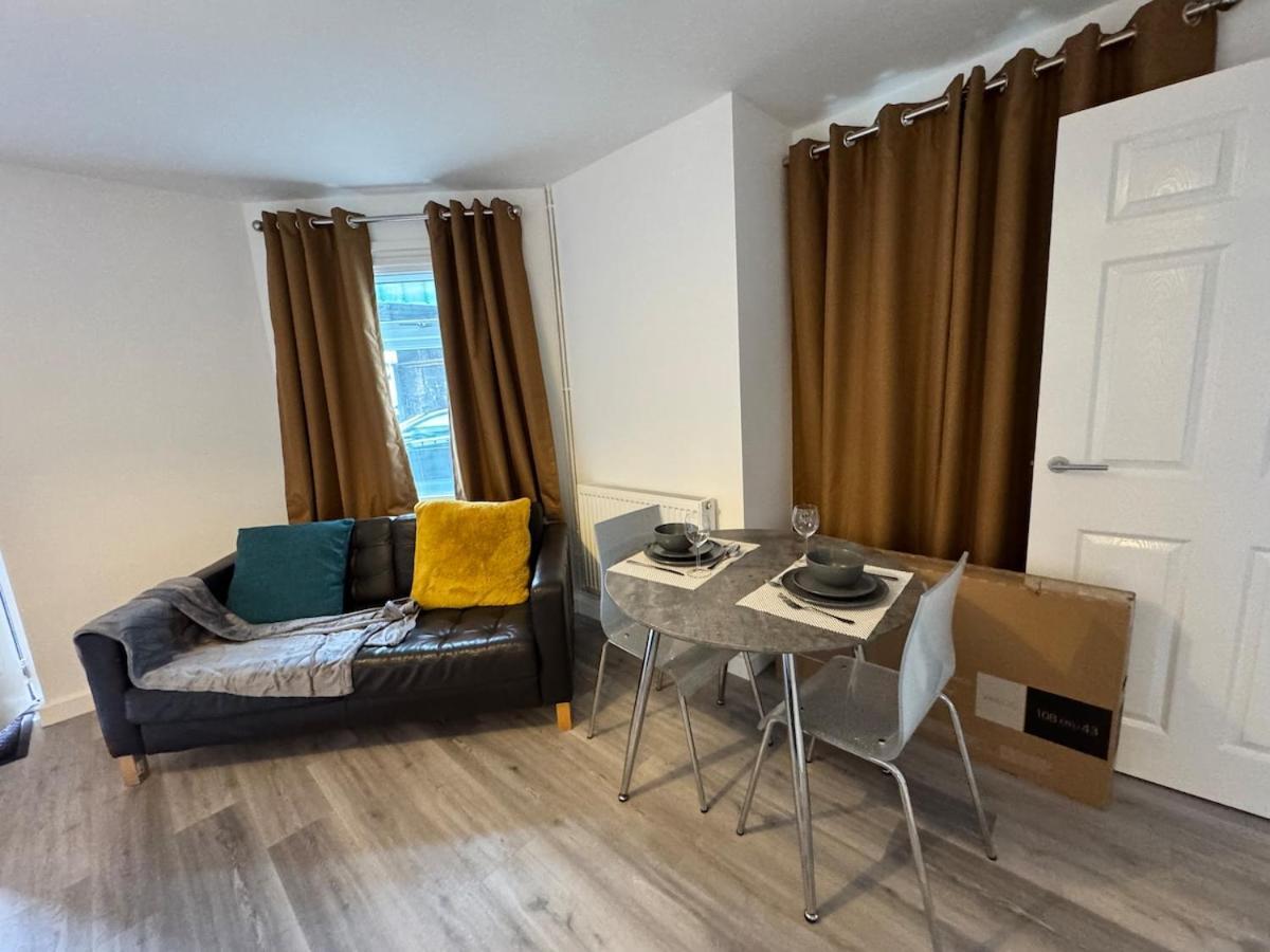 Fun Holidays at Huntingdon 6 Free Parking — hotel in Huntingdon