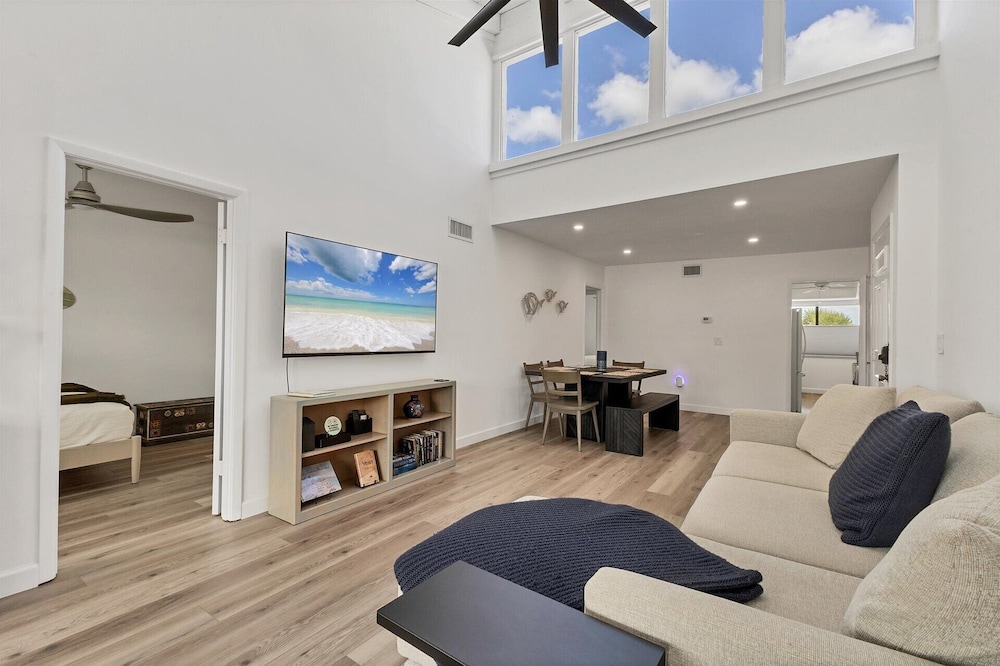 1555 Tarpon Center dr in Venice, United States