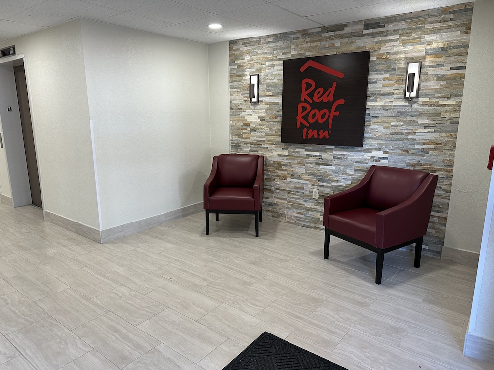 Red Roof Inn Charleston Dunbar - photo 2