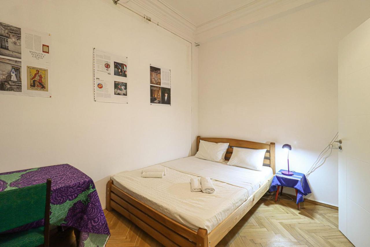 INOLA Sunny flat with balcony in central Tbilisi