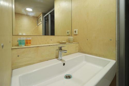 Central Tbilisi Modern 1BR Apt By Wehost