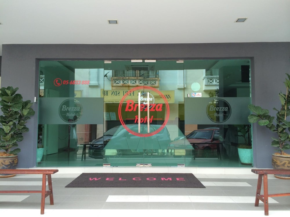 Brezza Hotel Sitiawan — Lumut — photo 2