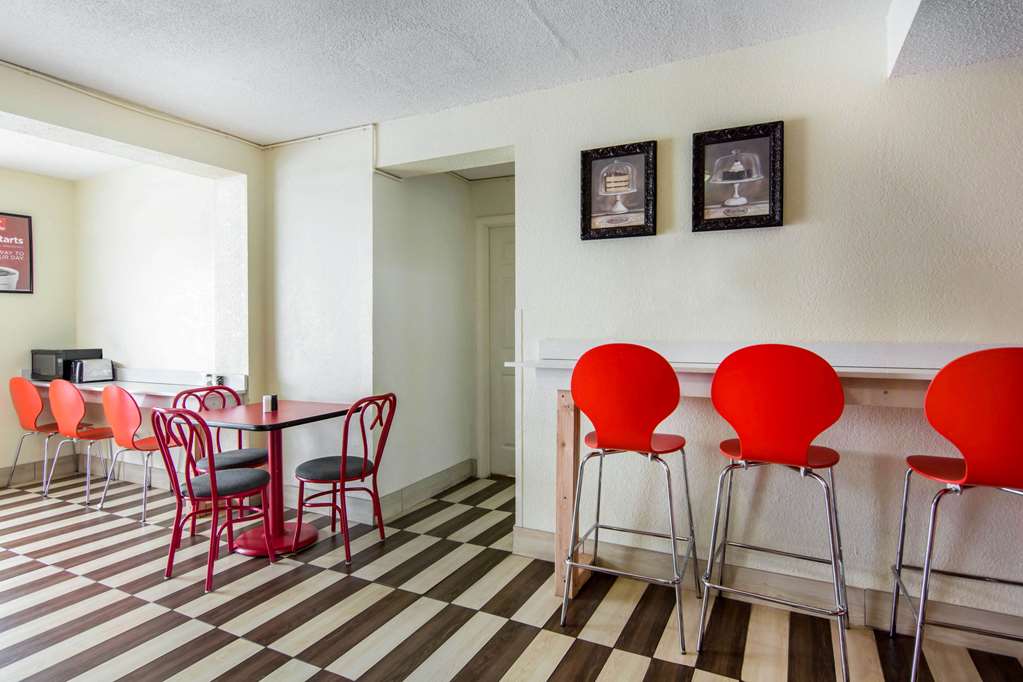 Park Inn by Radisson Weldon Roanoke Rapids - photo 22