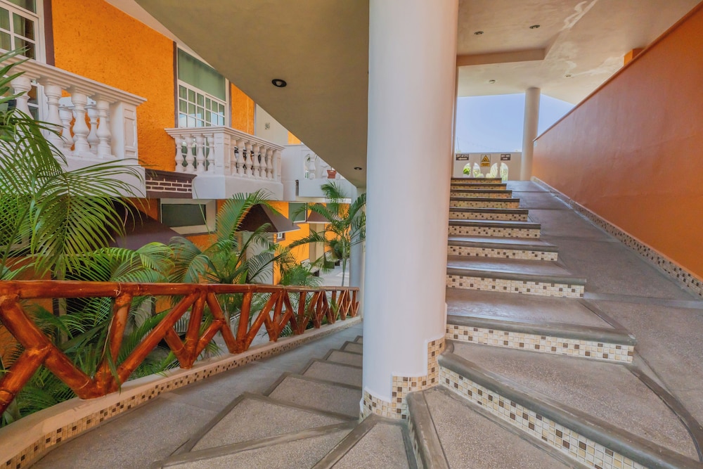 Handrails in hallways