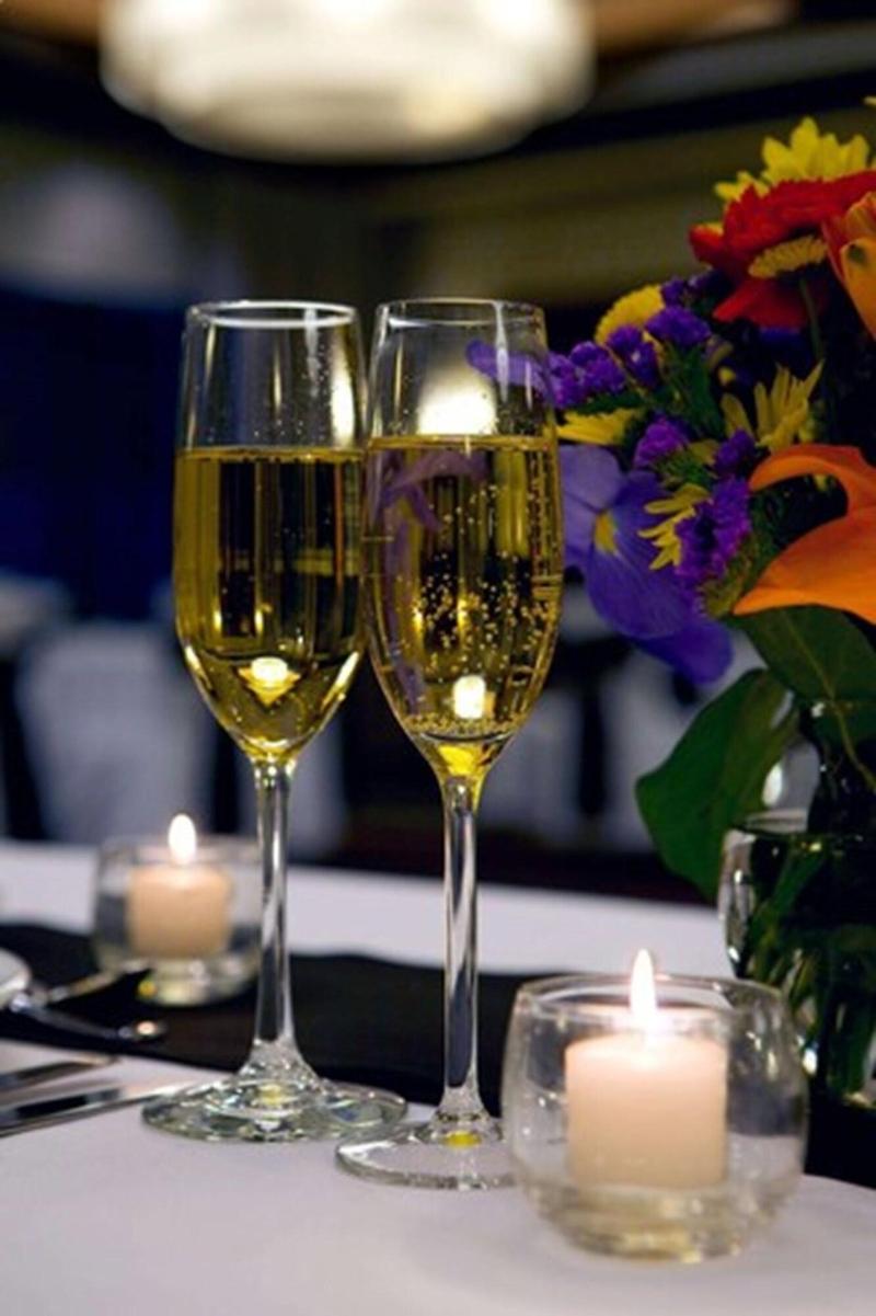 DoubleTree by Hilton Hotel Cleveland Downtown Lakeside — 4-Star Luxury Hotel in Cleveland, United States