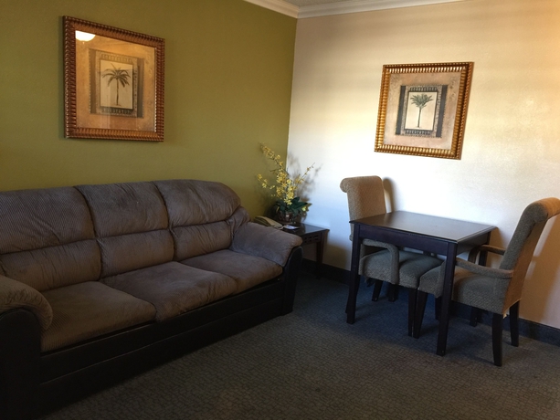 Travelodge by Wyndham Chatsworth - photo 8