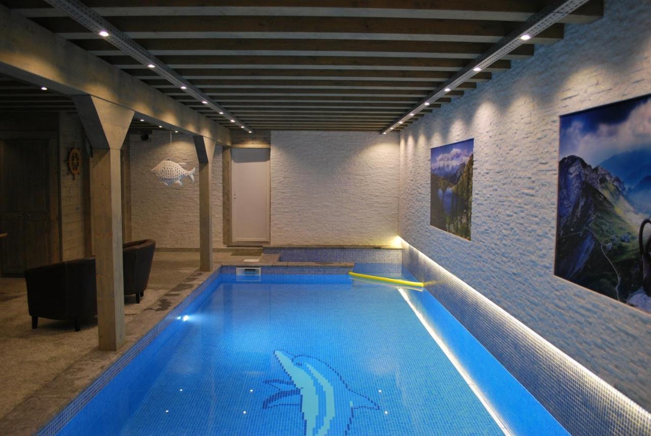 De Blockhut — 4-Star Luxury Hotel in Grone, Switzerland