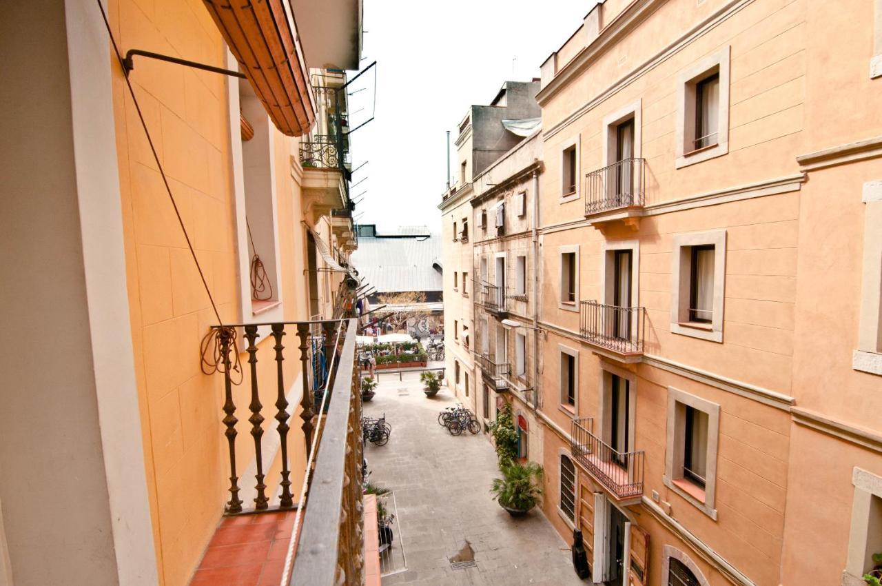 Barceloneta Suites Apartments Market — 4-Star Luxury Hotel in Barcelona, Spain