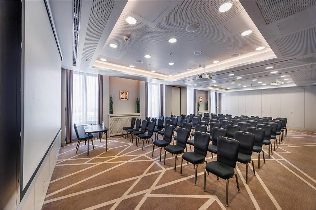 Park Suite Theater mit Moderator