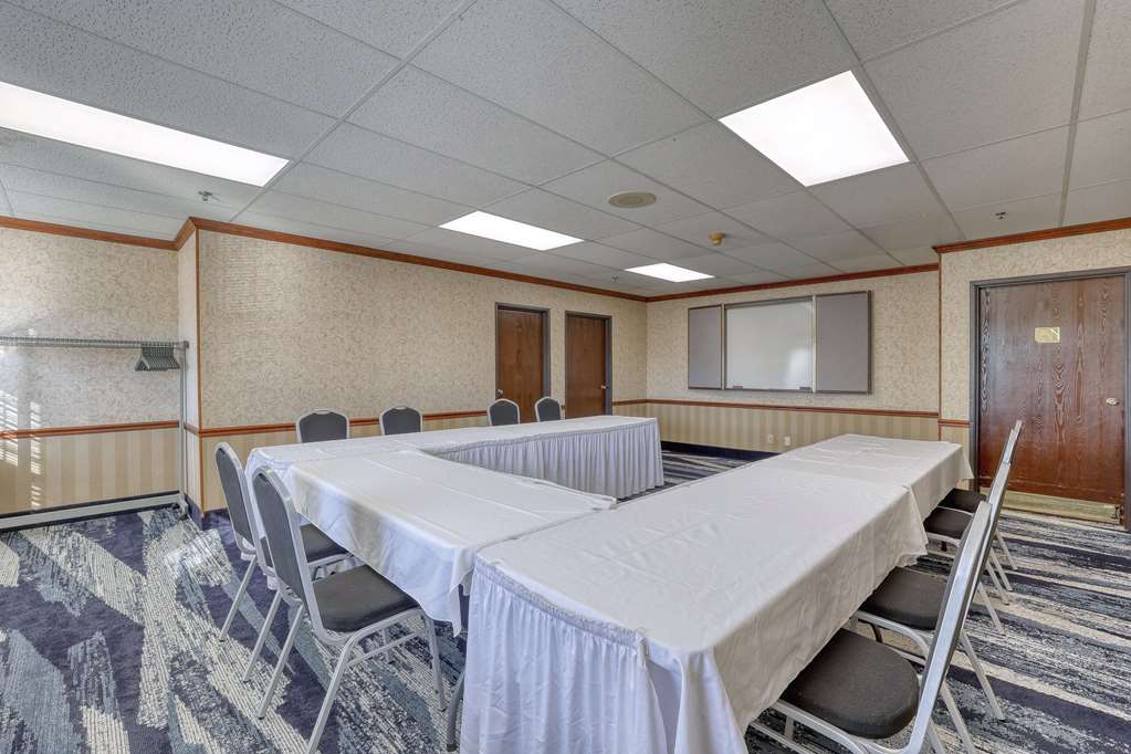 Comfort Suites Appleton Airport - photo 59