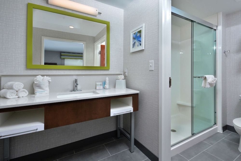 Hampton Inn & Suites by HIlton Charlotte North I 485 - photo 59