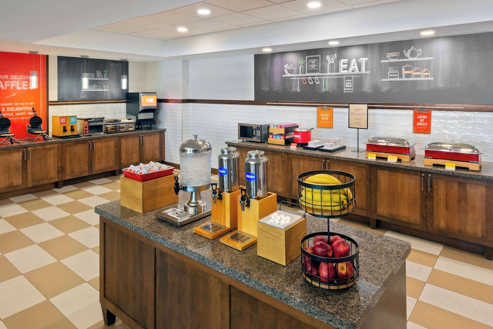 Hampton Inn & Suites Clayton St. Louis Galleria Area - photo 30