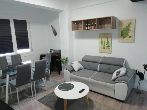 La Barrica de Gran vía 43 en el centro de Logroño 7 personas — 4-Star Luxury Hotel in Logrono, Spain