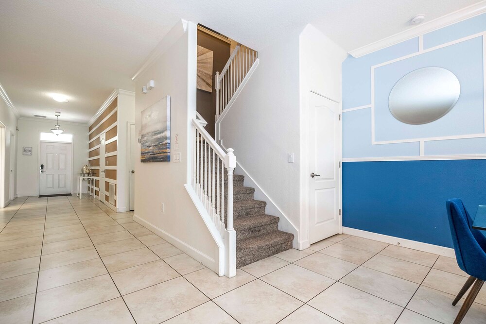 1400 Stunning 8bed with amazing game room - photo 43