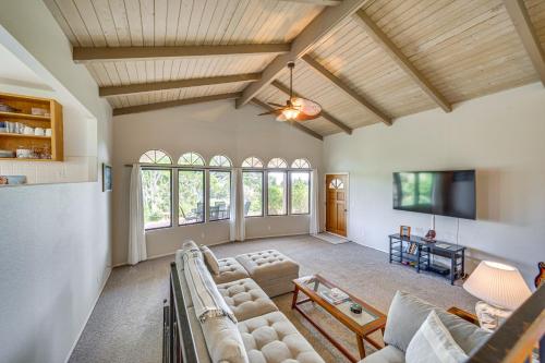 Secluded Waimea Hideaway With Lanai And Views — Waimea