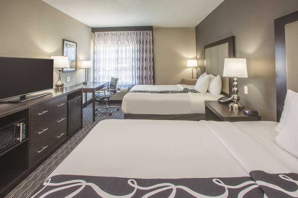 La Quinta Inn & Suites by Wyndham Hattiesburg I 59 - photo 14