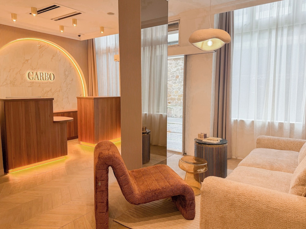 The Element Hotel - carbon neutral hotel in Paris